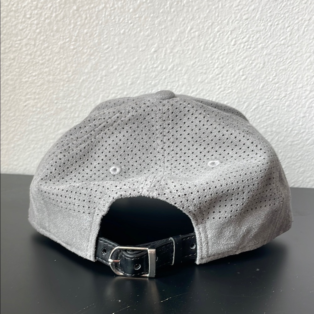 Bulls New Era Gray Suede Cap - Picture 3 of 11